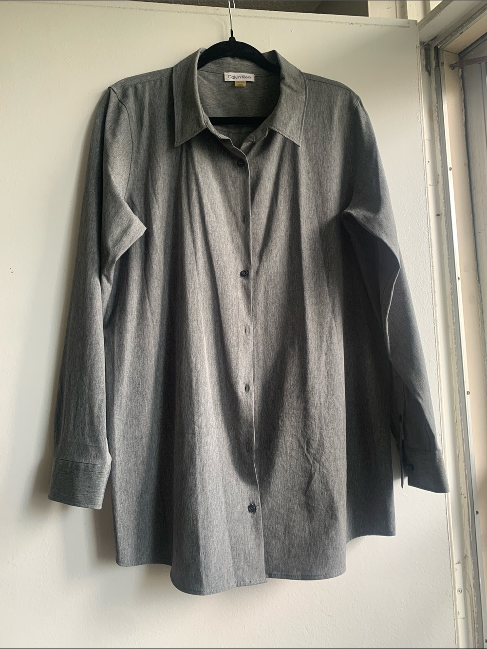 Calvin Klein Women's Charcoal Gray Long-Sleeve Dress Shirt